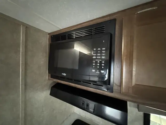 2019 ,Coachmen RV,Viking 21FQS in Travel Trailers & Campers in Kamloops - Image 11