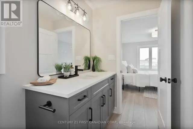 21 HAMILTON STREET North Middlesex (Ailsa Craig), Ontario in Houses for Sale in Grand Bend - Image 22