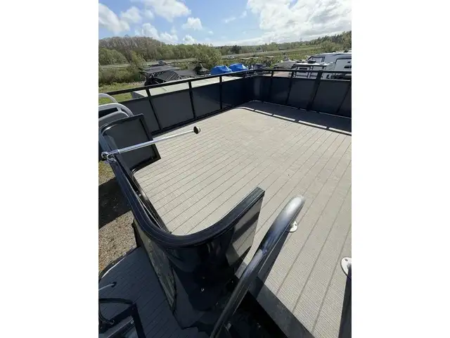 2023 Legend V-Series Aqua Tower Sport Pro w/ full enclosure, 115 in Powerboats & Motorboats in New Glasgow - Image 28