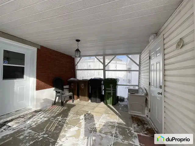 $549,000 - Bungalow for sale in St-Jean-sur-Richelieu (St-Luc) in Houses for Sale in Saint-Jean-sur-Richelieu - Image 5