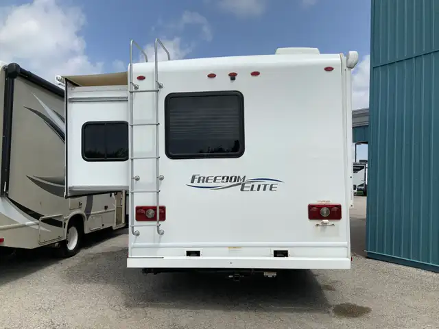 2017 Thor Freedom Elite 22FE in RVs & Motorhomes in Barrie - Image 5