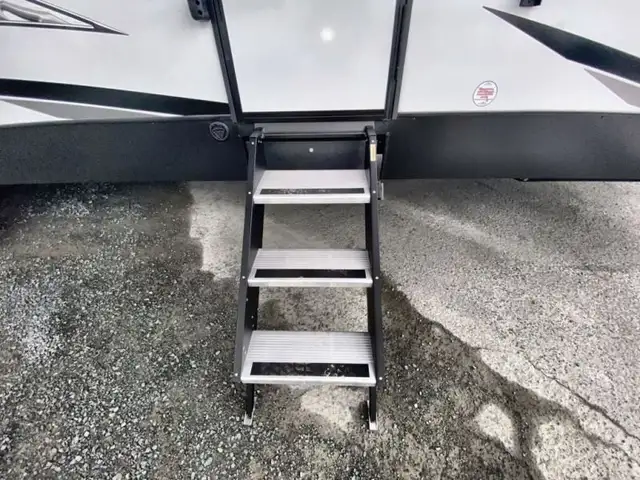 2025 EAST TO WEST Alta 3150KBH in Travel Trailers & Campers in Bedford - Image 12