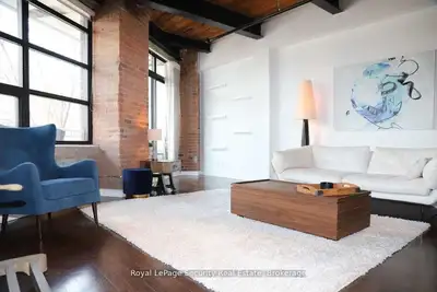 Historic Toy Factory Loft - Liberty Village Experience the pinnacle of Toronto loft living at the ic...