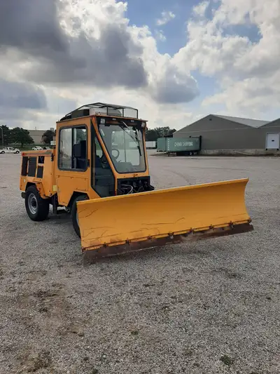 CQM 8 ft. trip edge snowplow to fit Trackless Vehicles in excellent condition. Very heavy duty snowp...
