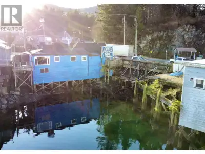 Smiles Seafood Cafe and the water lot beside it are both for sale! These business owners have enjoye...