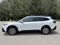// ACCIDENT FREE!! // Meet the 2021 Subaru Outback Touring 4WD, a smart used SUV built for Canadian... (image 9)