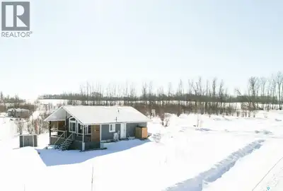 Welcome to 101 Lakeview Place in the RM of Canwood No. 494 on beautiful Fillion Lake. Built in 2017,...