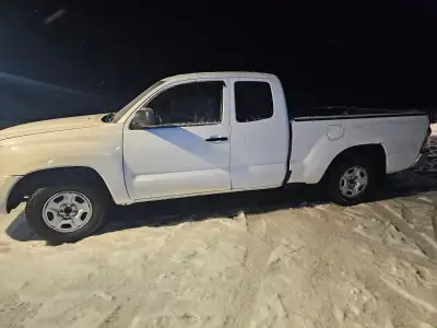 2009 TOYOTA TACOMA 2X4 BASE MODEL 4 CYLINDER 5 SPEED MANUAL REAR WHEEL DRIVE POWER WINDOWS DOOR LOCK...