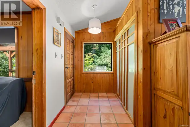 9900 Greenhill Rd Denman Island, British Columbia in Houses for Sale in Comox / Courtenay / Cumberland - Image 5