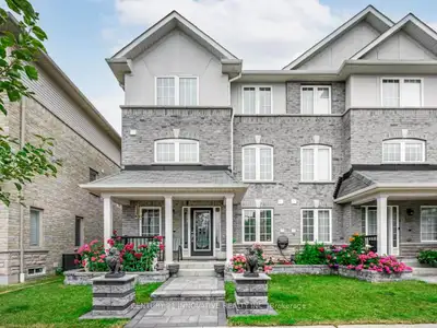 Price: $775,000 / $2,940/mo ***Welcome To This Bright & Spacious Family Size Semi-Detached Home*** T...