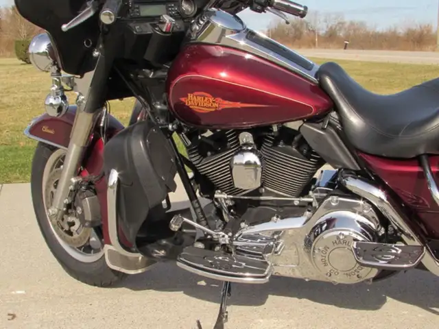 2008 Harley-Davidson FLHTC Electra Glide Classic in Sport Touring in Leamington - Image 16