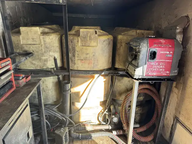 2005 PETERBILT 335 in Heavy Trucks in Saskatoon - Image 27