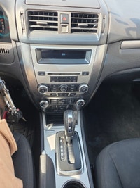 2010 Ford Fusion SEL Year: 2010 Make: Ford Model: Fusion Mileage: 215,489 Km Transmission: Automatic... (image 7)