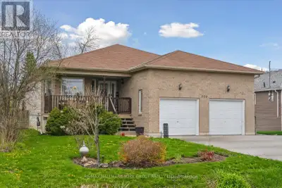 Set On A Generous 65 x 149 Ft Lot In Georgina's Desirable Lakeshore Community, This Approximately 2,...