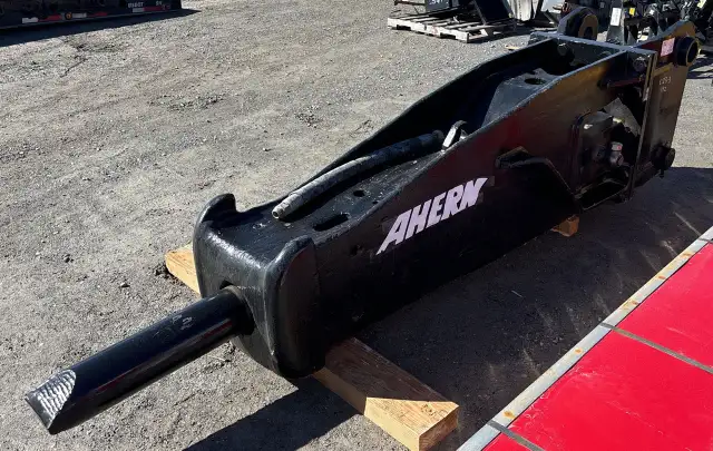 ALLIED / KRUPP 797CS -10,000 PLUS FT LB Hydraulic Hammer/Breaker in Heavy Equipment in City of Halifax - Image 3