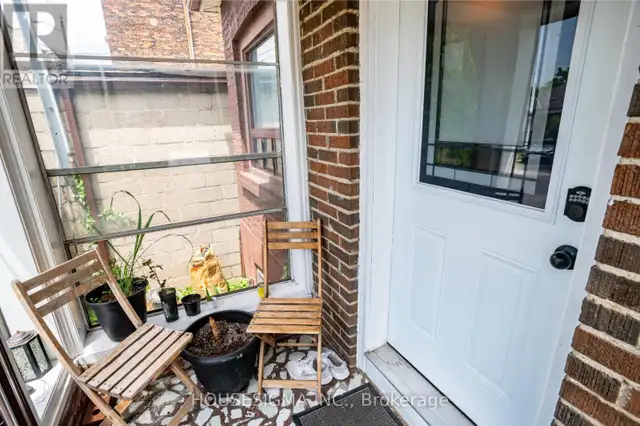 541 VAUGHAN ROAD Toronto (Oakwood Village), Ontario62866662668161124