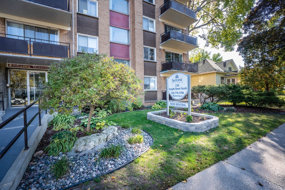 Embassy Tower Apartments - 2 Bedroom, 1 Bath Apartment for Rent 3