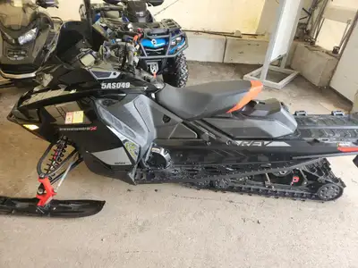 2020 Ski-Doo Renegade X 850 9548 KM 2020 Renegade X 850, 1 YEAR POWERTRAIN WARRANTY INCLUDED black,...