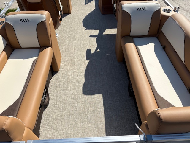 2025 VENTURE 2180 QUAD LOUNGER in Powerboats & Motorboats in Winnipeg - Image 3