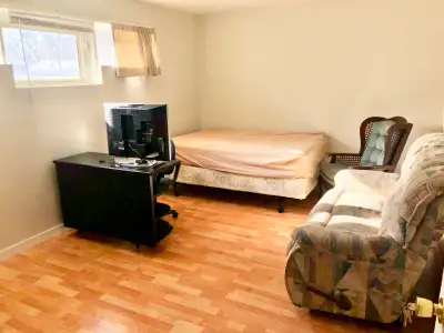 Large furnished basement bedroom in Charleswood house near UofC & SAIT, Northland Mall. Share the ho...