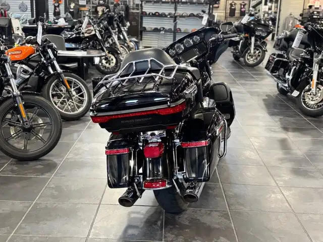 2014 Harley-Davidson Electra Glide Ultra Limited in Street, Cruisers & Choppers in Sudbury - Image 5