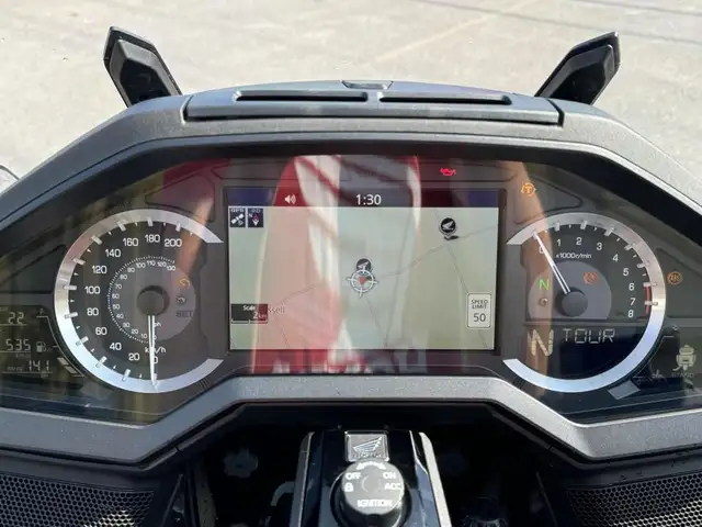 2024 Honda Goldwing in Sport Touring in Ottawa - Image 8