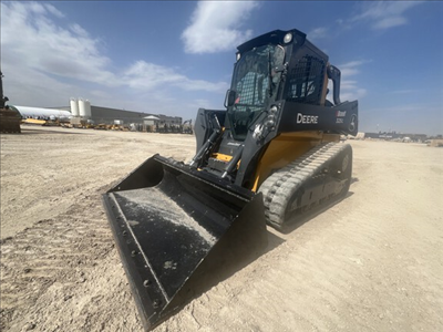 2023 John Deere 325G in Heavy Equipment in Winnipeg - Image 2