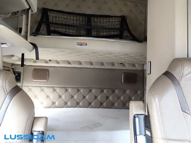 2020 Kenworth T680 in Heavy Equipment in Longueuil / South Shore - Image 27