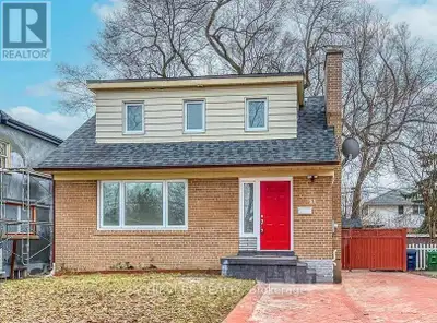 Welcome to this beautiful property located in a desirable Toronto neighbourhood! This home offers co...