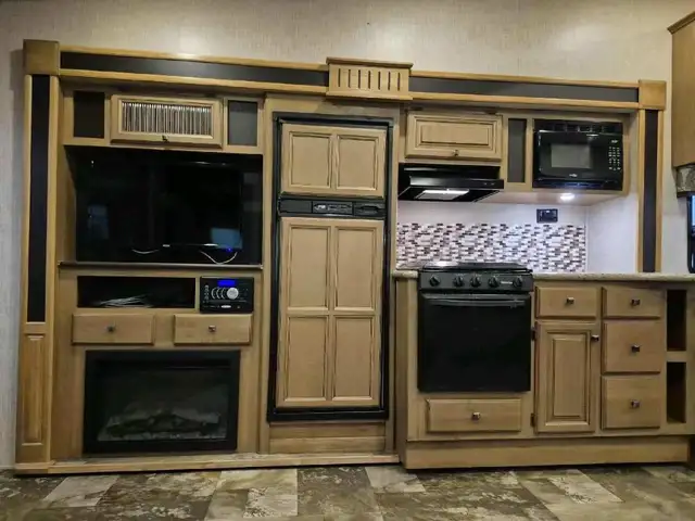 2016 Cruiser RV Crossroads 315RL in Travel Trailers & Campers in Thetford Mines - Image 18