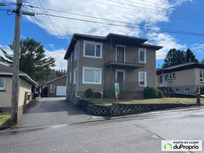 Maison unifamiliale avec logement très grand 4 1/2 au 1er étage peut servir de bi-génération ou de d...