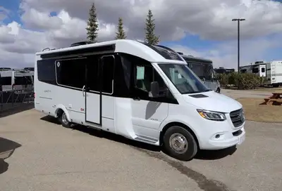 Guarantee RV Please contact us for best price. AMVIC Licensed Business 2025 SPRINTER CHASSIS WITH UP...