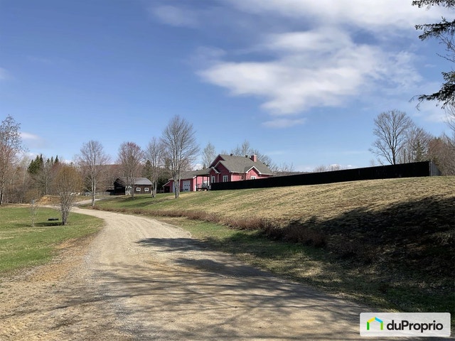 $750,000 - Acreage / Hobby Farm / Ranch in St-Jean-De-Matha — photo 1