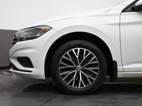 See Dealer Website for Details. 2019 Volkswagen Jetta Engine: 4 Cylinder Engine 1.4L L/100Km City: 7... (image 3)