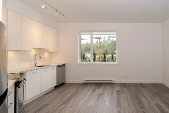 1 Bedroom Loft Apartment in Long Term Rentals in Vancouver - Image 3