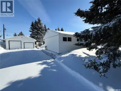 This one is a GEM! This well-maintained 960 sq ft bungalow offers 4 bedrooms, 2 bathrooms, and a dou...