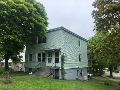 This prime location is within walking distance of all the nearby neighborhood amenities such as; Atl...