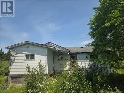 Located on a quiet road in SJ East, this property presents endless possibilities for someone who tak...