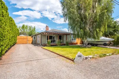 Affordable, peaceful, comfortable. Three things that come to mind at 10910 Acland street. This cute...