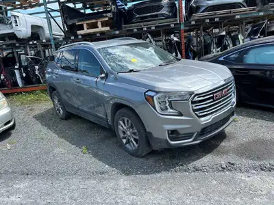 26-1671-23 GMC TERRAIN SLT AWD 81319 KM AIR BAGS DEPLOYE , AUTO EN MARCHE , AUTO ACCIDENTE V.G.A , ,...