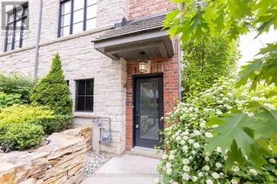 1 - 20 SALVADOR ALLENDE COURT Toronto (Wychwood), Ontario