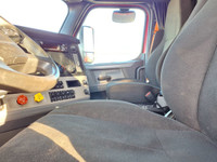 Ryder Stock ID: 282683 Transmission Type/Speed: AUTO 12 Engine: DIESEL DD15 GHG'17 505/1625 Horse Po... (image 8)