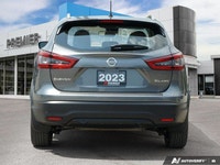 This 2023 Nissan Qashqai SUV is ready for your next adventure. Boasting a sleek Gun Metallic exterio... (image 4)