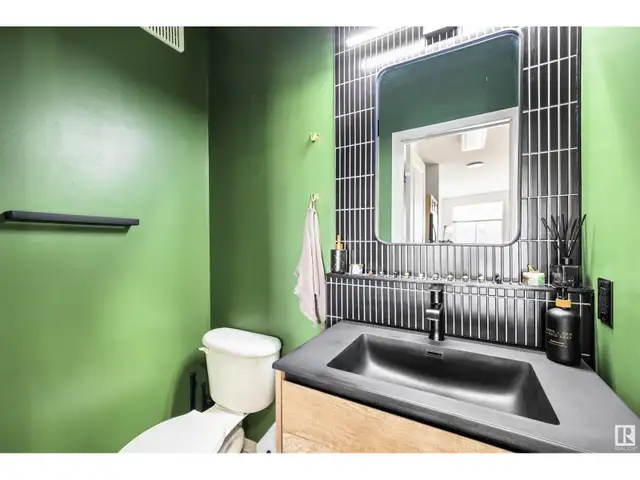 #404 9804 101 ST NW Edmonton, Alberta62863799423107124