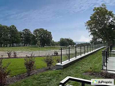 BENMORE SUR LE PARC Unique à Québec, jamais habité, cette copropriété de prestige s'adresse aux plus...