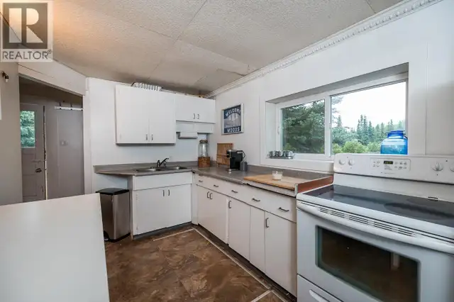 39385 W 16 HIGHWAY Prince George, British Columbia in Houses for Sale in Prince George - Image 6