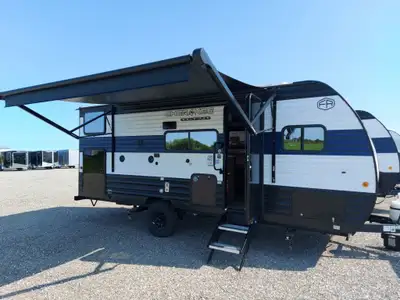 Specifications and Features: Length (ft): 23'11 Width (ft): 7'6 GVWR (lbs): 5707 Dry Weight (lbs): 4...