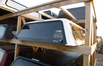 GMC Sierra 2007 - 2013 GMC Sierra 5'8 50 Olympic White Truck Cap This unit is ready for installation...