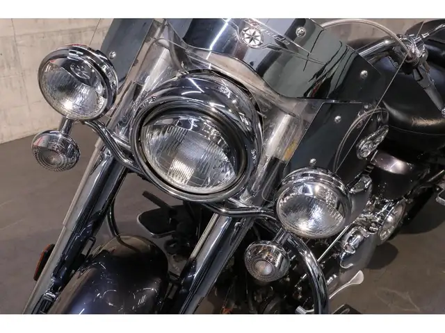 2015 Yamaha ROADSTAR SILVERADO S in Sport Touring in Ottawa - Image 14
