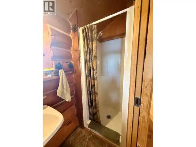 Cabin 4 Hatheume Lake Road Peachland, British Columbia in Houses for Sale in Penticton - Image 21